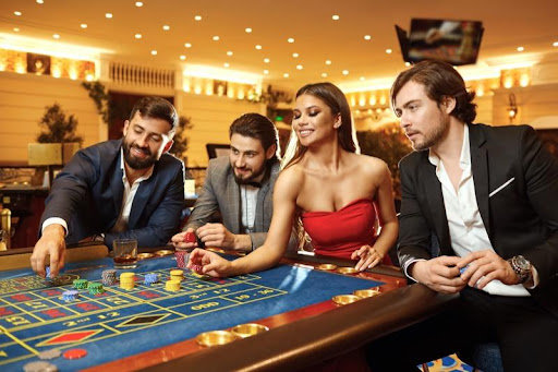 How to throw the best casino-themed party - Yummy Magazine